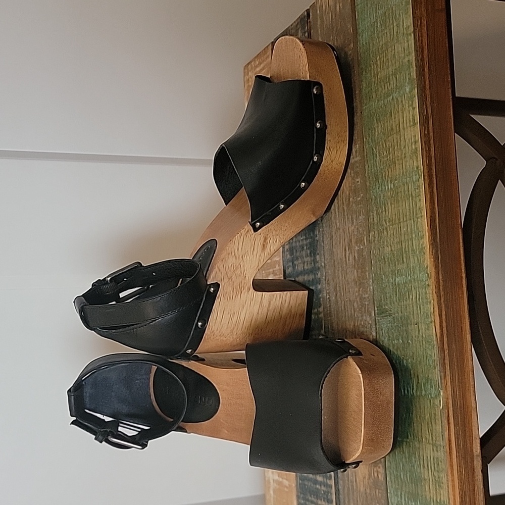 New Lucky Brand "Nelora" Wooden Heeled Studded Black Leather Sandals, women's 6